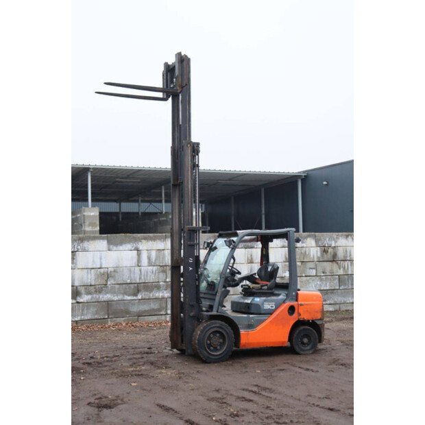 2015 Toyota 52-8FDF30-45332455