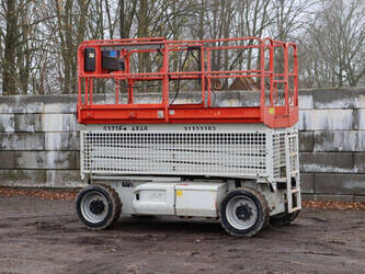 2013-jlg-m3369-1413711-45332607