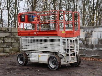 2013-jlg-m3369-1413711-45332608