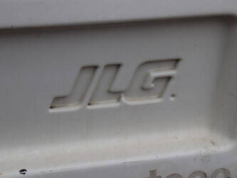 2013-jlg-m3369-1413711-45332617