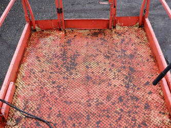 2013-jlg-m3369-1413711-45332635