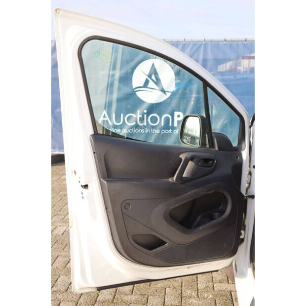 2017 Citroen BERLINGO-45332738