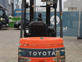 2005-toyota-7fbmf25-1413716-45332799