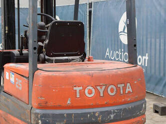 toyota-25-1413736-45333459