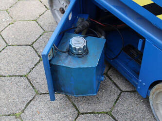 upright-tm-12-1413737-45333499