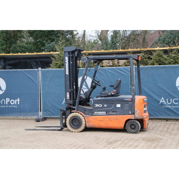 2007 Doosan B30X-5-45333968