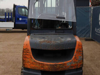 2012-toyota-52-8fdjf35-1413752-45334016