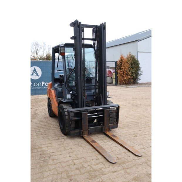 2012 Toyota 52-8FDJF35-45334018