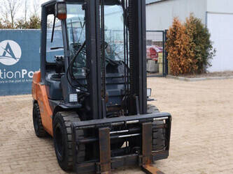 2012-toyota-52-8fdjf35-1413752-45334018