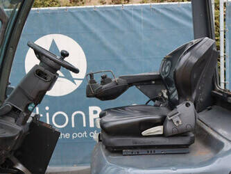 2012-toyota-52-8fdjf35-1413752-45334030