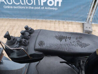 2012-toyota-52-8fdjf35-1413752-45334042