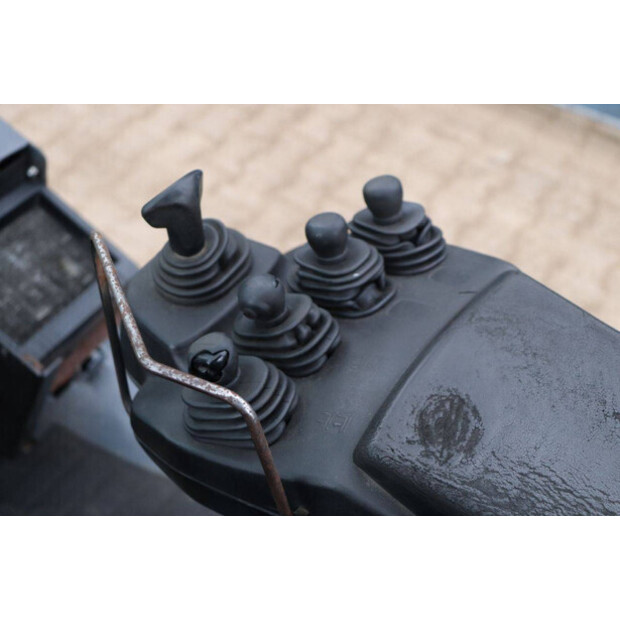 2012 Toyota 52-8FDJF35-45334043