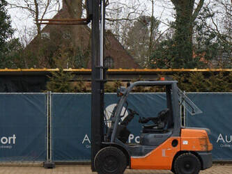 2012-toyota-52-8fdjf35-1413752-45334048