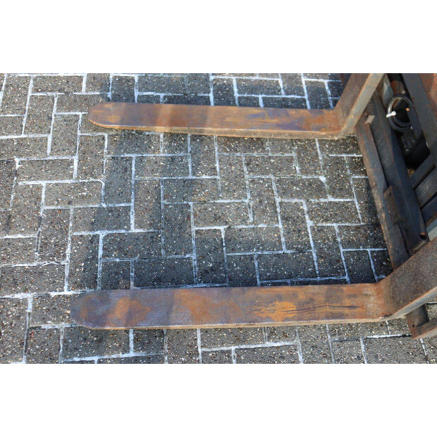 2018 Still RX70-30T-45334431