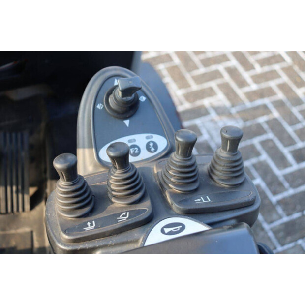 2018 Still RX70-30T-45334450