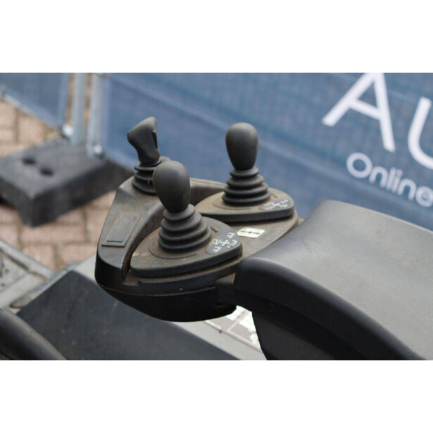 2011 ليندي E25-02-45334587