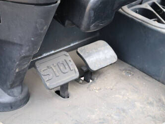 2011-linde-e25-02-1413774-45334592