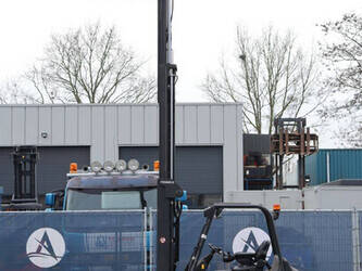 2011-linde-e25-02-1413774-45334606