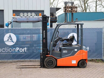 Image for LIFTS 2013 Toyota 8FBMKT30