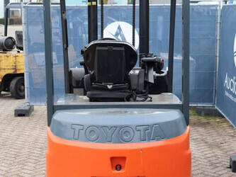 2013-toyota-8fbmkt30-1413775-45334613