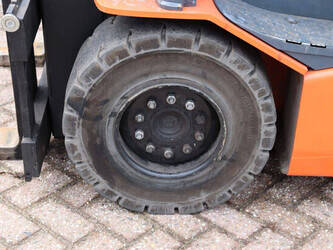 2013-toyota-8fbmkt30-1413775-45334620