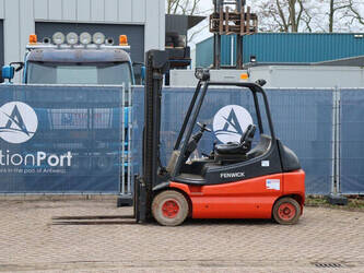 صورة ل رافعات شوكية 1997 ليندي E30-01