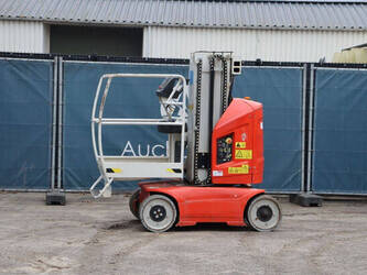 صورة ل رافعات هوائية 2014 جيه ال جي TOUCAN 8E