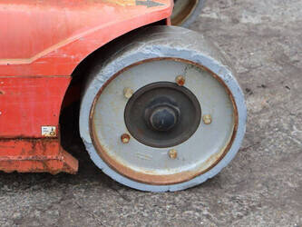 2012-jlg-toucan-8e-1413789-45335049