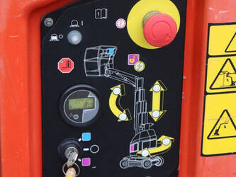 2012-jlg-toucan-8e-1413789-45335050