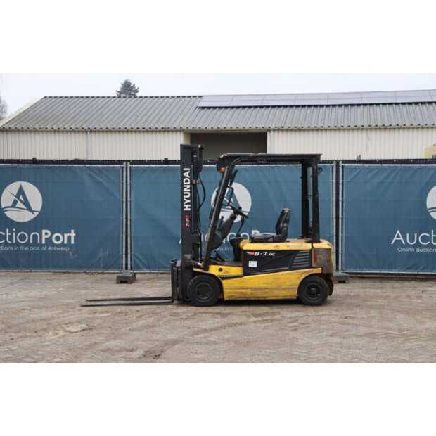 2009 Hyundai 18B-7-45335097