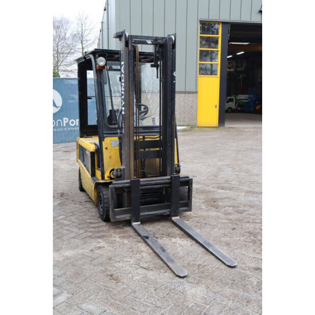 2009 Hyundai 18B-7-45335102