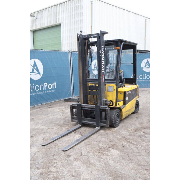 2009 Hyundai 18B-7-45335104