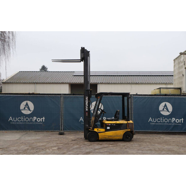 2009 Hyundai 18B-7-45335129