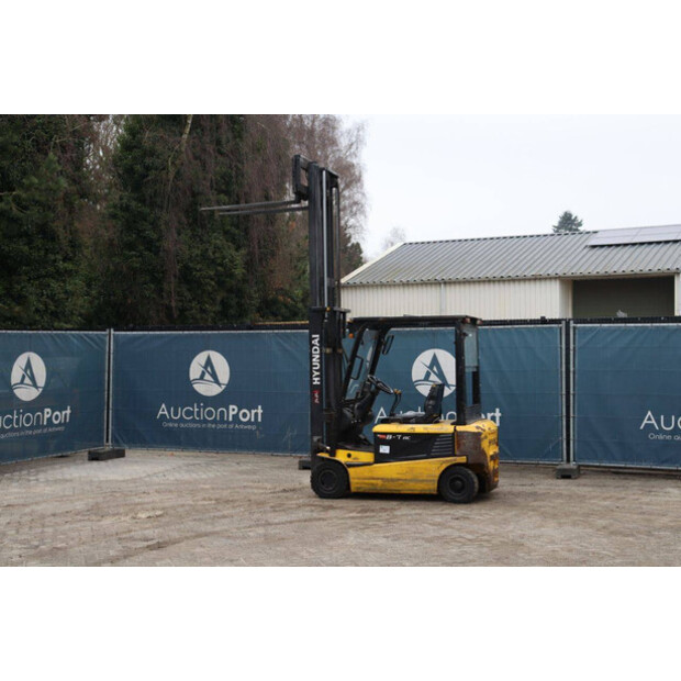 2009 Hyundai 18B-7-45335131