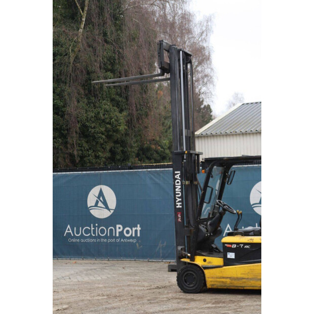 2009 Hyundai 18B-7-45335132