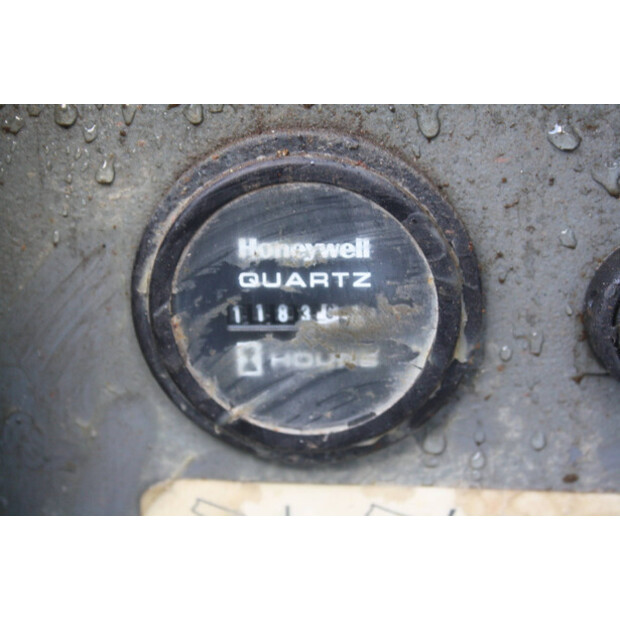 2016 SkyJack SJ6832RT-45335641