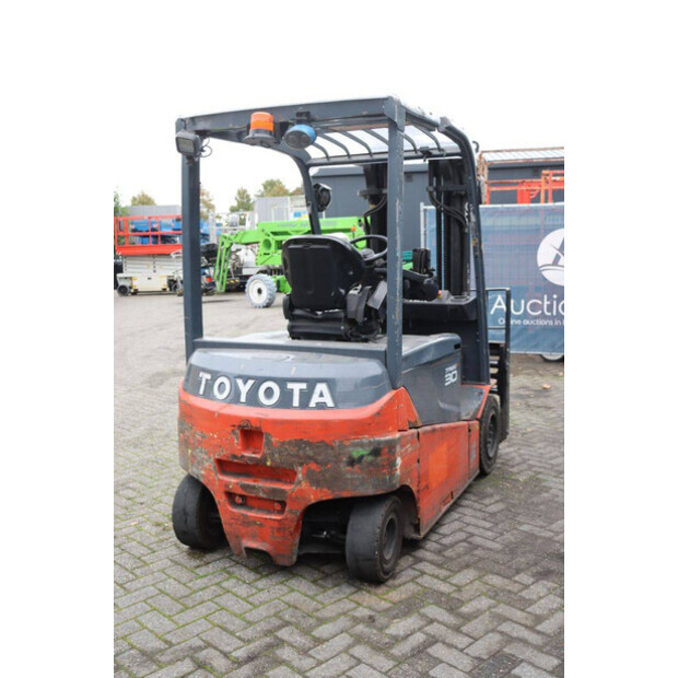 2014 تويوتا 8FBMT30-45335702