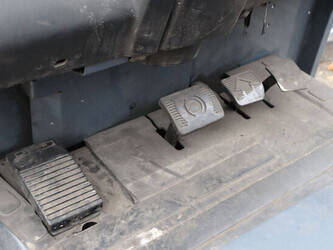 2014-toyota-8fbmt30-1413810-45335721