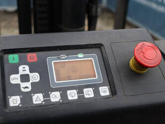 2014-toyota-8fbmt30-1413810-45335723