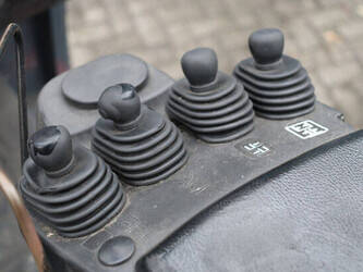 2014-toyota-8fbmt30-1413810-45335726