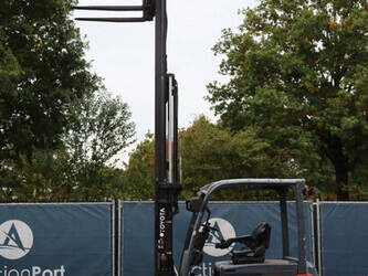 2014-toyota-8fbmt30-1413810-45335732