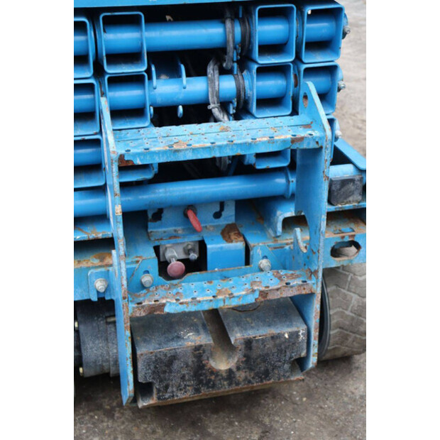 2013 جيني GS-1932-45336119