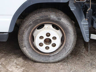 2015-fuso-canter-45336175