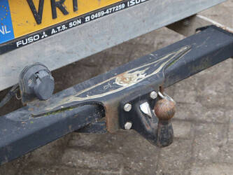 2015-fuso-canter-45336180