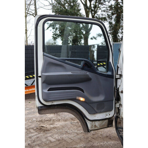 2015 Fuso CANTER-45336184