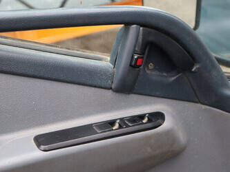 2015-fuso-canter-45336185