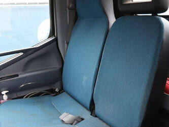 2015-fuso-canter-45336188