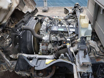 2015-fuso-canter-45336202