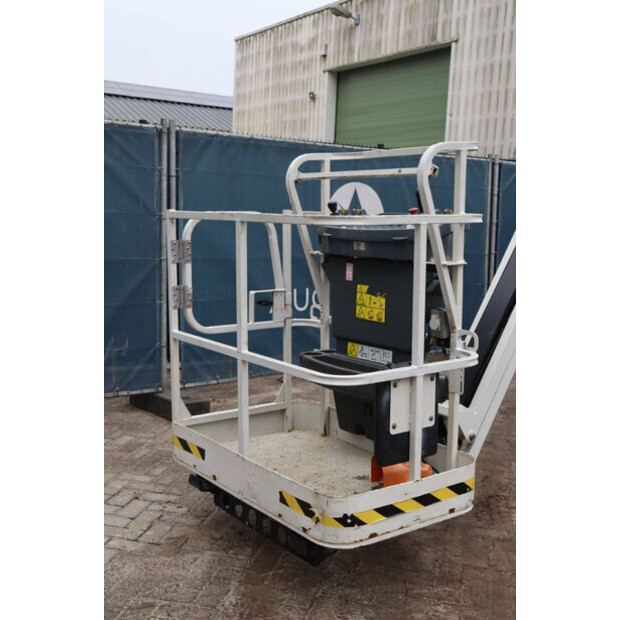 2016 جيه ال جي E300AJP-45336296