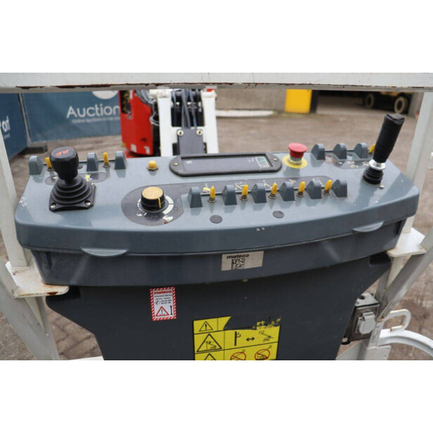 2016 جيه ال جي E300AJP-45336299